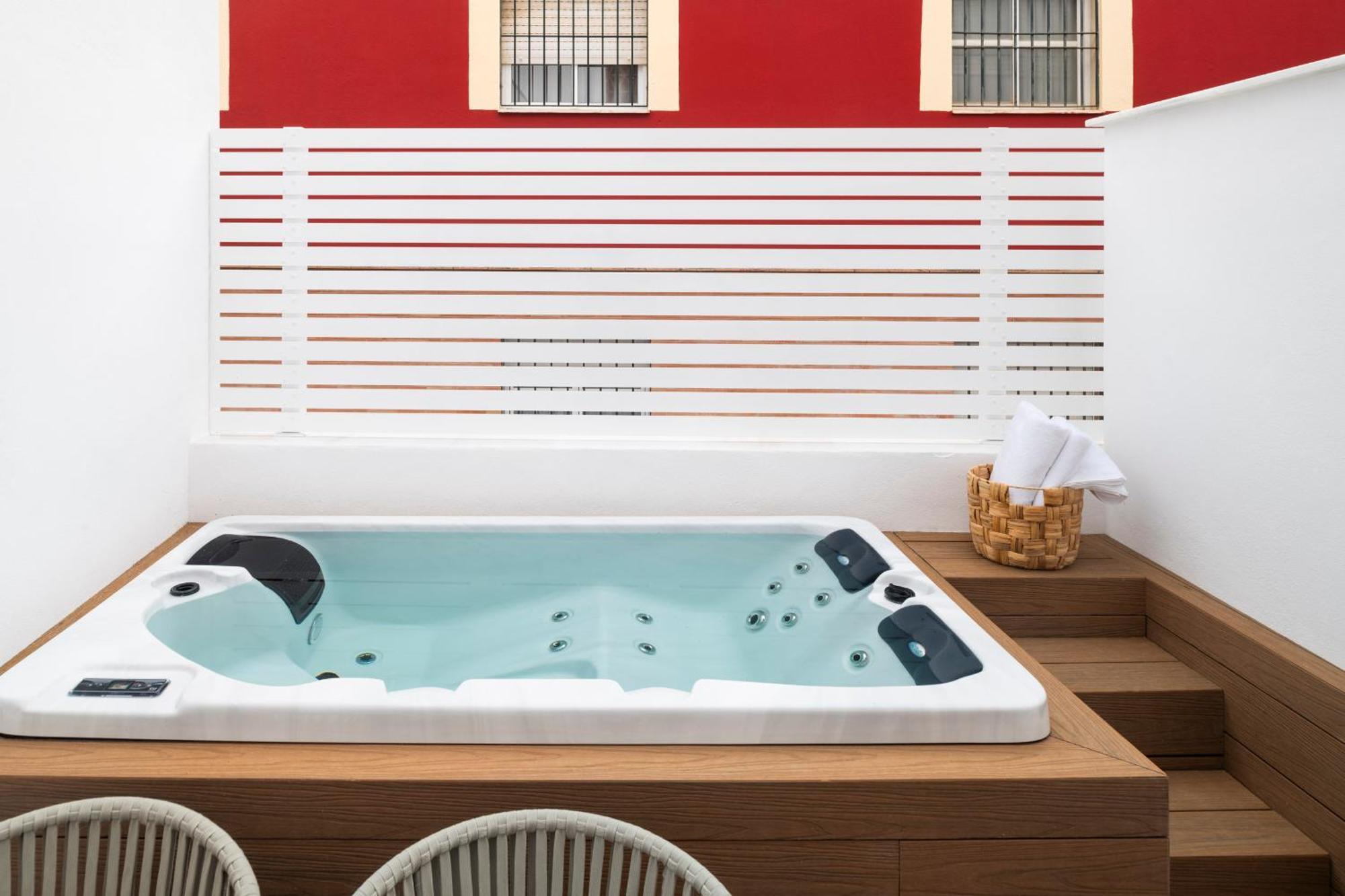 Magno Apartments Santa Clara - Private Terraces With Jacuzzi Севілья Екстер'єр фото